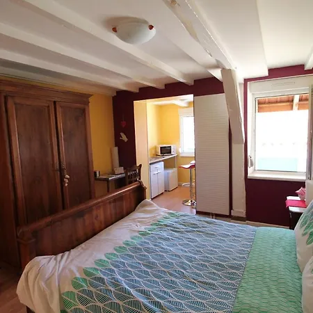 Alojamento de Acomodação e Pequeno-almoço La Aux Hirondelles 3*